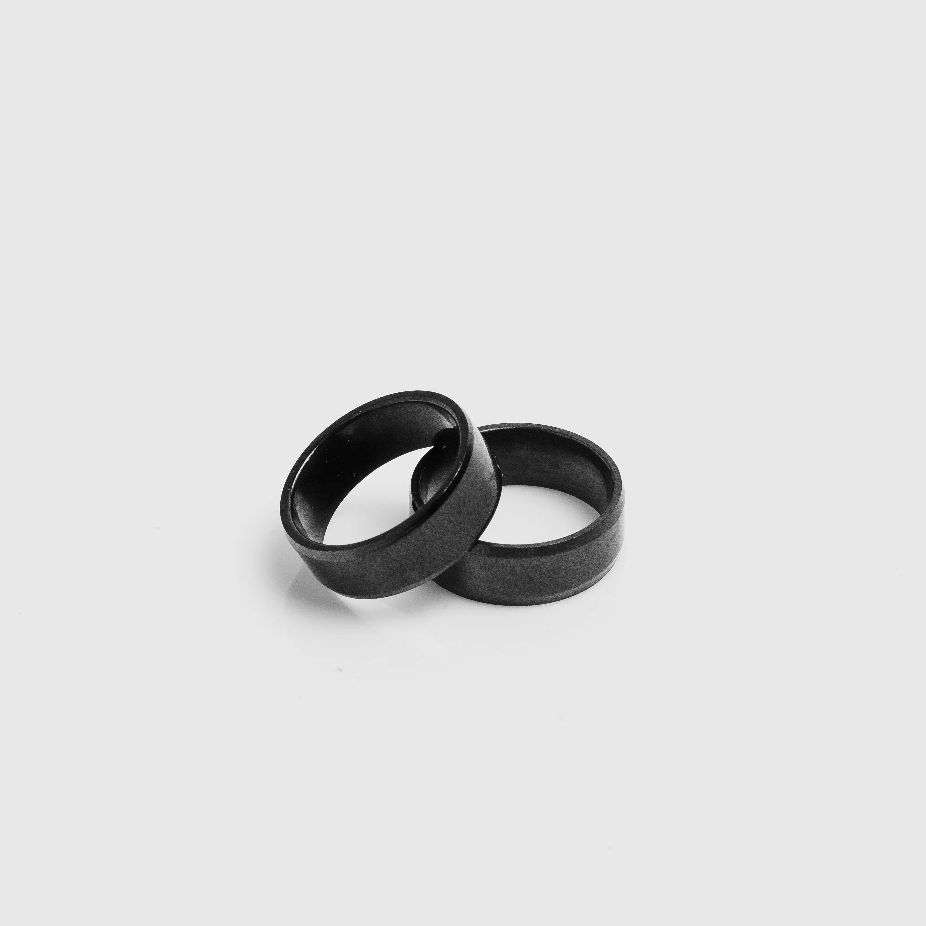 Glossy Black Ring LVRG